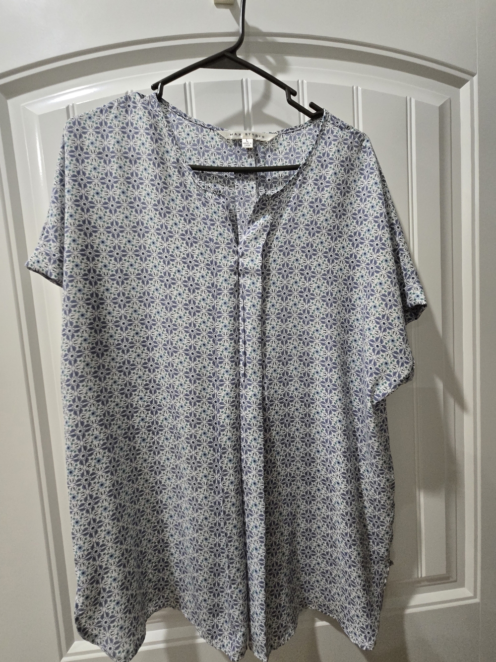 Max Studio Blue and Teal Floral Print Top